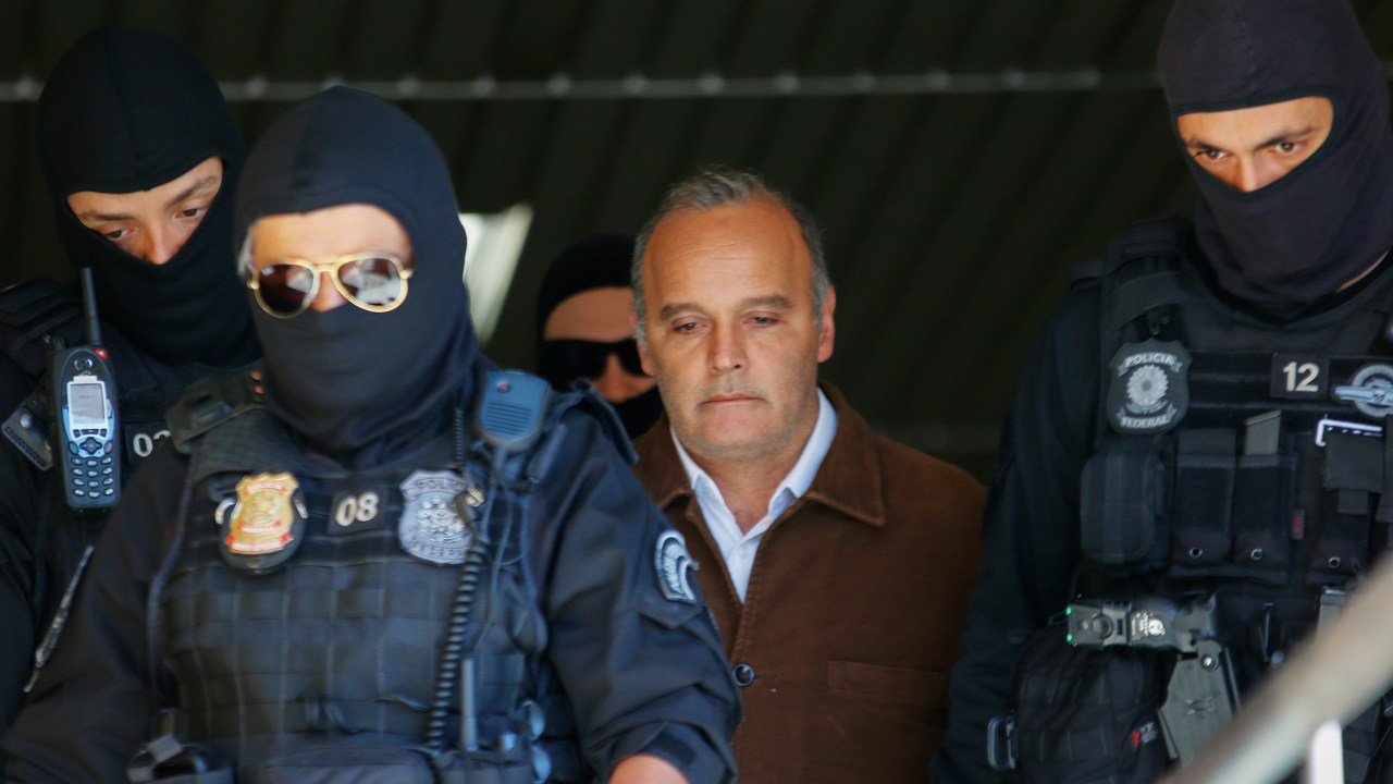 Wilson Carlos Cordeiro faz exame de corpo de delito no IML de Curitiba