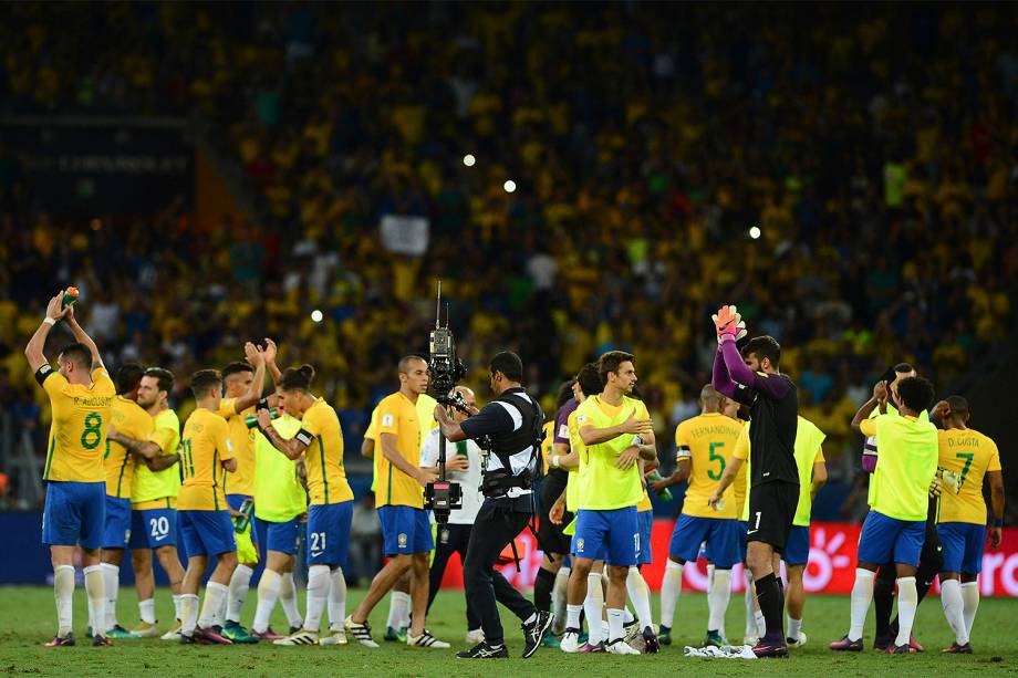 Jogadores do Brasil após a partida contra a Argentina, válida pela 11ª rodada das eliminatórias Sul-Americanas da Copa de 2018, no estádio do Mineirão, na cidade de Belo Horizonte (MG) - 10/11/2016