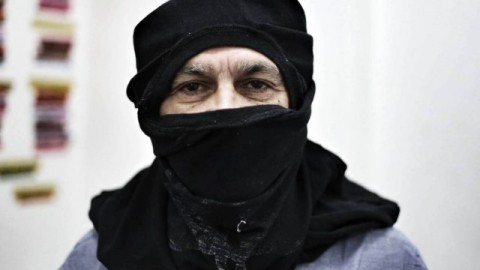 Caetano black bloc