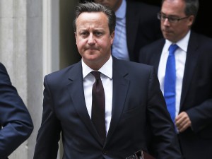 Susto do establishment: Cameron corre atrás do prejuízo