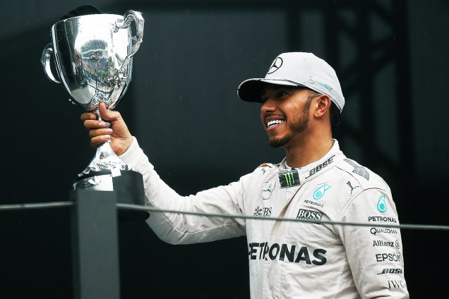 Lewis Hamilton, 32 anos, Inglaterra. Corre pela Mercedes, tem 104 pódios e é tricampeão mundial (2007, 2014 e 2015).