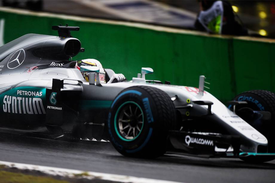 O piloto britânico Lewis Hamilton durante o Grande Prêmio do Brasil de Fórmula 1, realizado no Autódromo de Interlagos - 13/11/2016