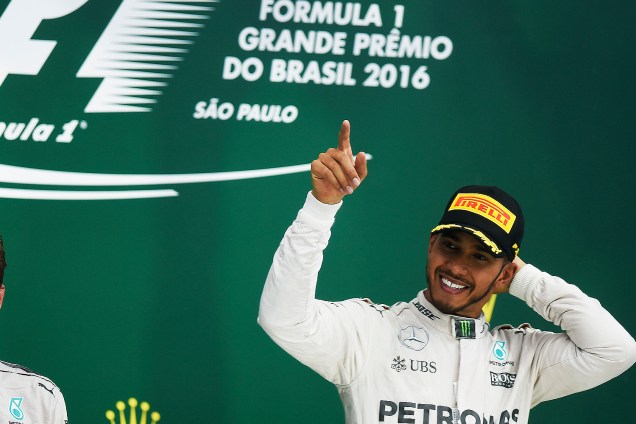 O piloto britânico Lewis Hamilton vence o Grande Prêmio do Brasil de Fórmula 1, realizado no Autódromo de Interlagos - 13/11/2016