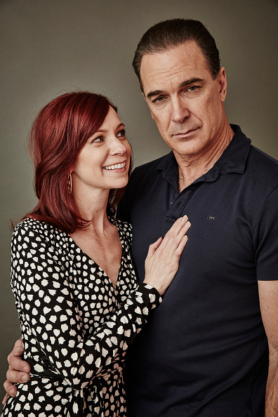 Carrie Preston e Patrick Warburton em 'Crowded' (Foto: Maarten de Boer/Getty)