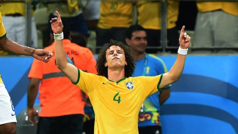 David Luiz, o melhor jogador do Mundial até aqui, comemora gol contra a Colômbia no Castelão, em Fortaleza - Ivan Pacheco/VEJA.com