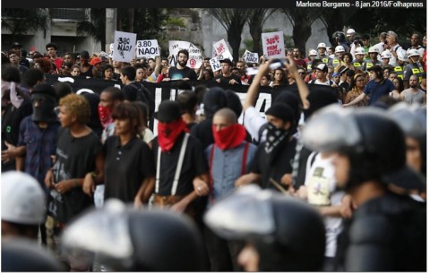 Na linha de frente das ações do Movimento Passe Livre, os black blocs de sempre