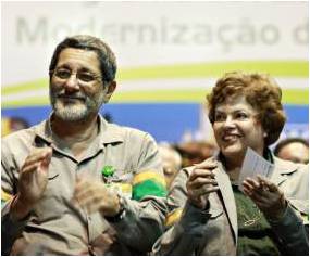 A então ministra Dilma com Gabrielli: se ela achou compra errada, por que não fez nada?