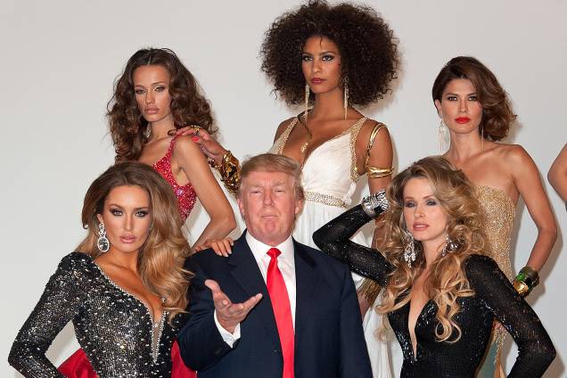 Donald Trump com candidatas ao Miss Universo em 2011
