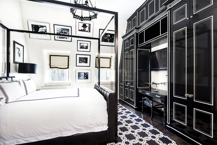 Um dos quartos da cobertura do designer de moda Tommy Hilfiger, localizada no Plaza Hotel, em Nova York