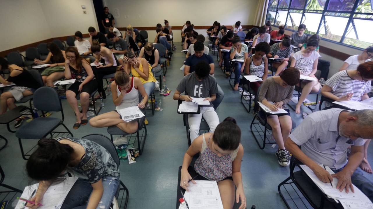 Estudantes começam a prova da Fuvest, vestibular que dá vaga para Universidade de São Paulo
