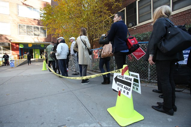 Nova-iorquinos votando no bairro de Chelsea em Manhattan - 08/11/2016