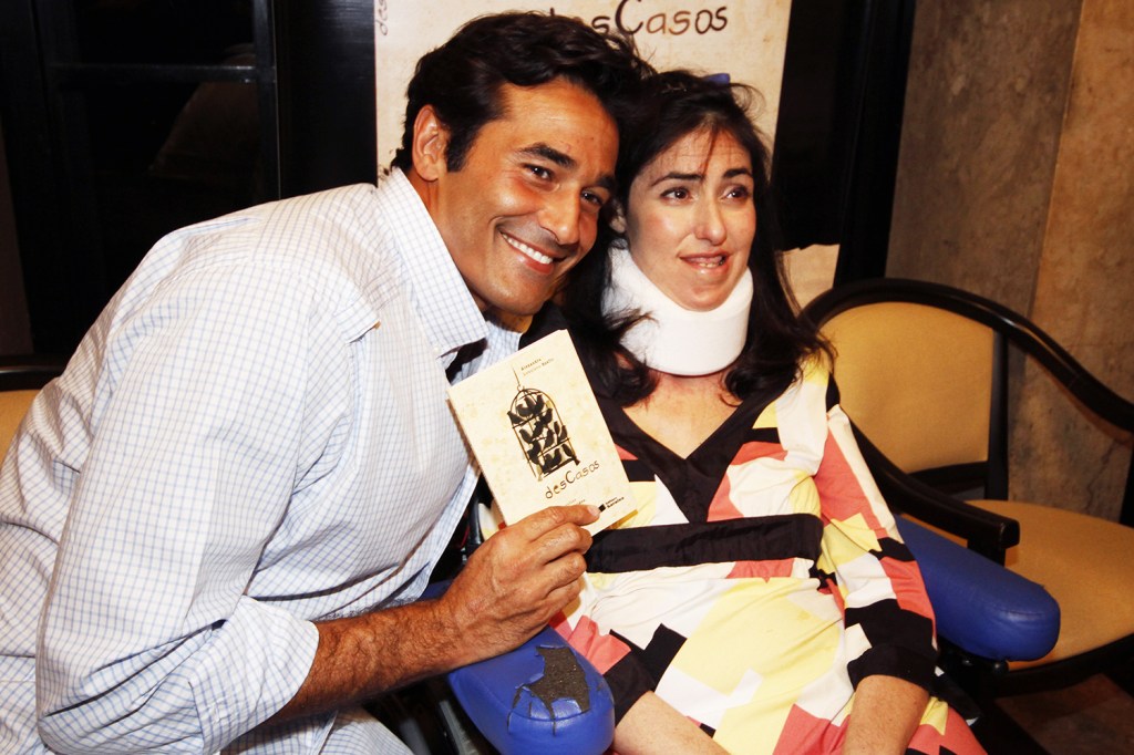 Alexandra Lebelson Szafir, com o irmão, Luciano Szafir, lançando o seu livro "Descasos: Uma Advogada às Voltas com o Direito dos Excluídos", no Iate Clube de Santos - 2010