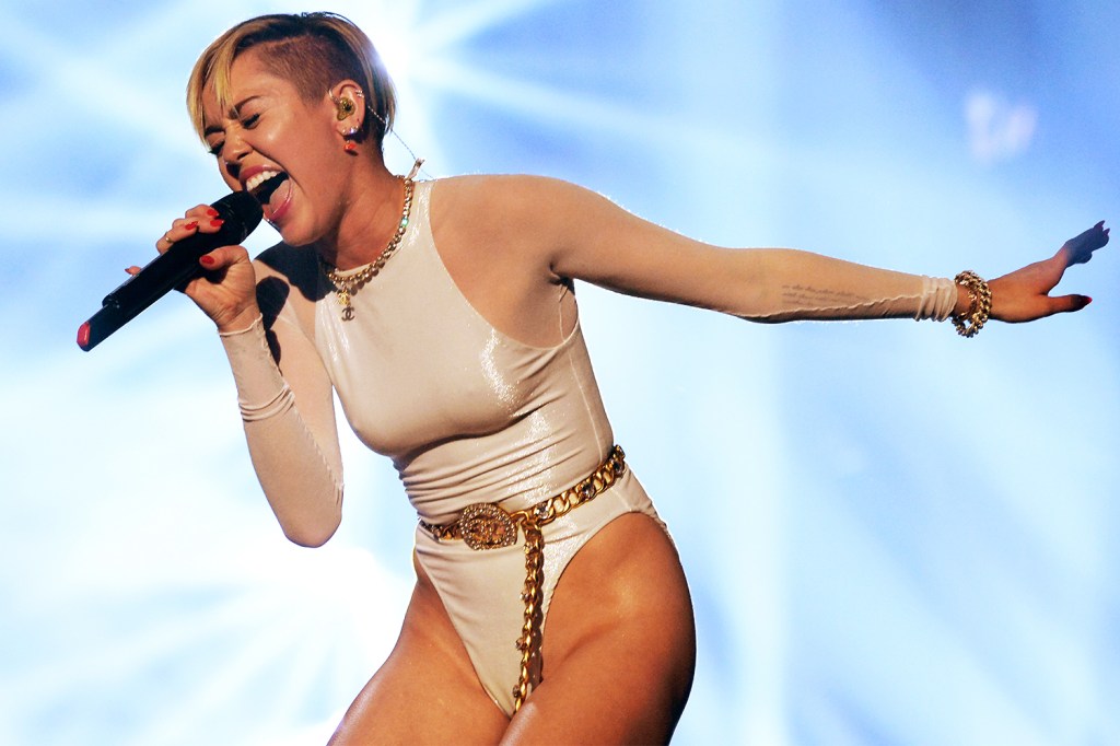 A cantora Miley Cyrus durante apresentação no EMA, em Amsterdã, na Holanda - 10/11/2013