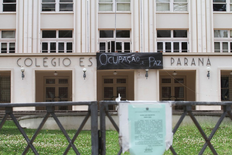 Ocupação no Colégio Estadual do Paraná impede a realização da prova do Enem, en Curitiba