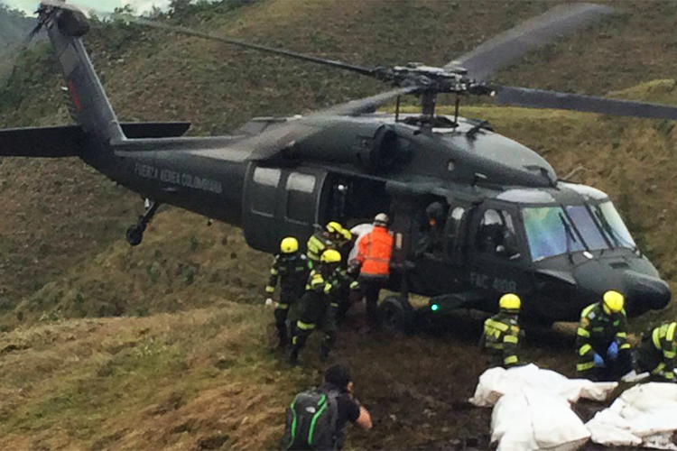 Trabalho de resgate das vítimas do voo que transportava parte da delegação da Chapecoense, que iria disputar o jogo de ida da final da Copa Sul-Americana, em Medellín, na Colômbia - 29/11/2016