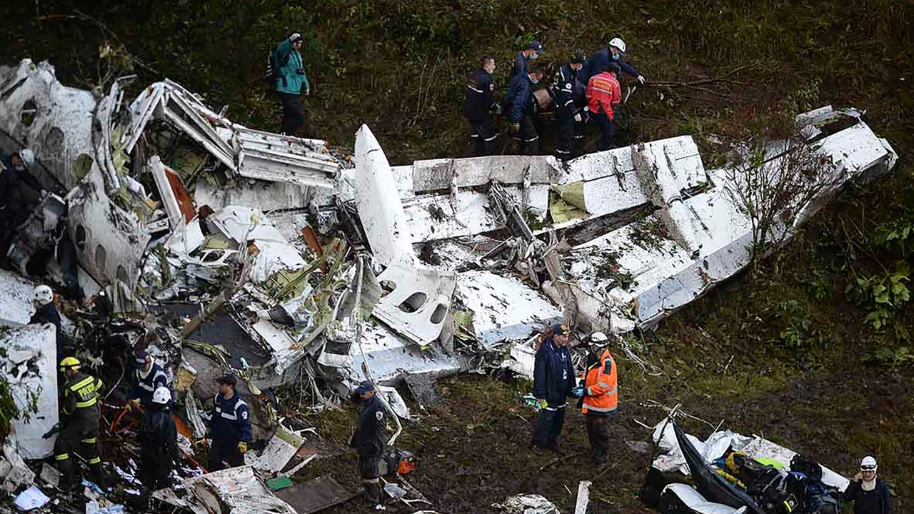 Avião com equipe da Chapecoense cai na Colômbia