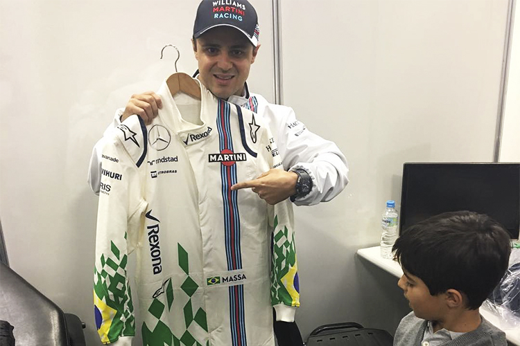 Macacão que será usado pelo piloto brasileiro Felipe Massa, no Grande Prêmio do Brasil de Fórmula 1, realizado no Autódromo de Interlagos - 13/11/2016