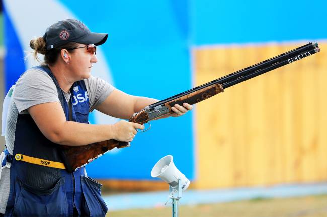 A atiradora americana Kim Rhodes durante as finais do tiro, nos Jogos Olímpicos Rio-2016 - 12/08/2016