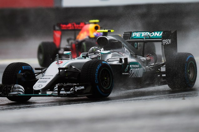 O piloto Nico Rosberg, da equipe Mercedes,durante o Grande Prêmio do Brasil de Fórmula 1, realizado no Autódromo de Interlagos - 13/11/2016