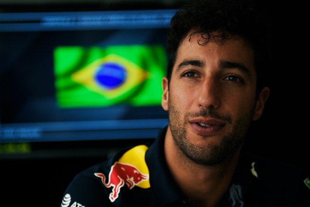 O piloto australiano Daniel Ricciardo, da equipe Red Bull, durante os preparativos para o Grande Prêmio do Brasil de Fórmula 1 - 10/11/2016