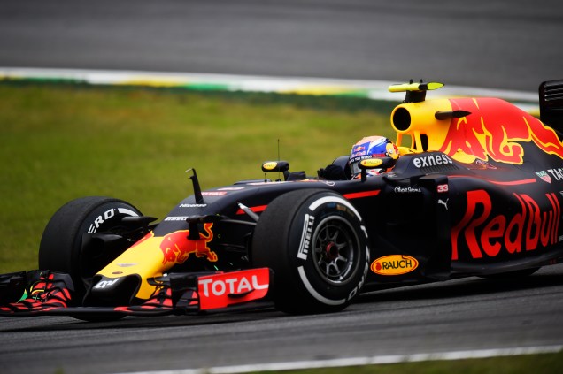 O piloto Daniel Ricciardo, da equipe Red Bull, durante o treino classificatório para o Grande Prêmio do Brasil de Fórmula 1, realizado no Autódromo de Interlagos, zona sul de São Paulo (SP) - 12/11/2016