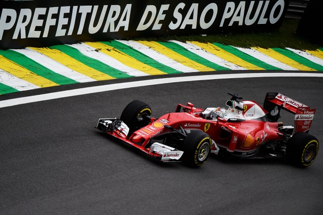 O piloto alemão Sebastian Vettel, da equipe Ferrari, durante treino classificatório para o Grande Prêmio do Brasil de Fórmula 1, realizado no Autódromo de Interlagos, zona sul de São Paulo (SP) - 12/11/2016