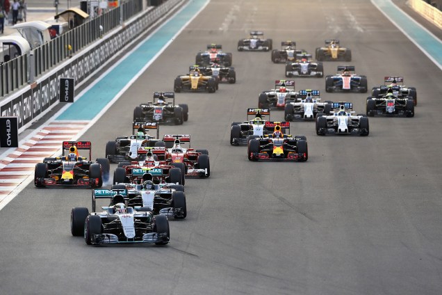Lewis Hamilton, Nico Rosberg, Daniel Ricciardo , Sebastian Vettel, Max Verstappen e outros pilotos competem pelo Grand Prix de Formula 1 em Abu Dhabi, Emirados Árabes - 27/11/2016