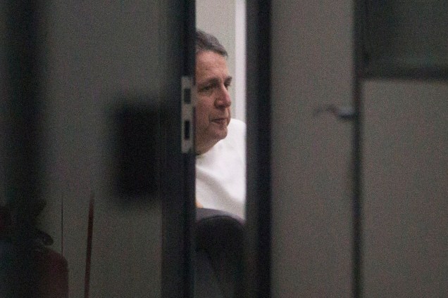 O ex-governador Anthony Garotinho é preso pela Polícia Federal. Na foto, Garotinho aguarda em uma sala da PF - 16/11/2016