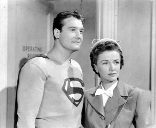 George Reeves e Phyllis Coates na s&eacute;rie dos anos de 1950