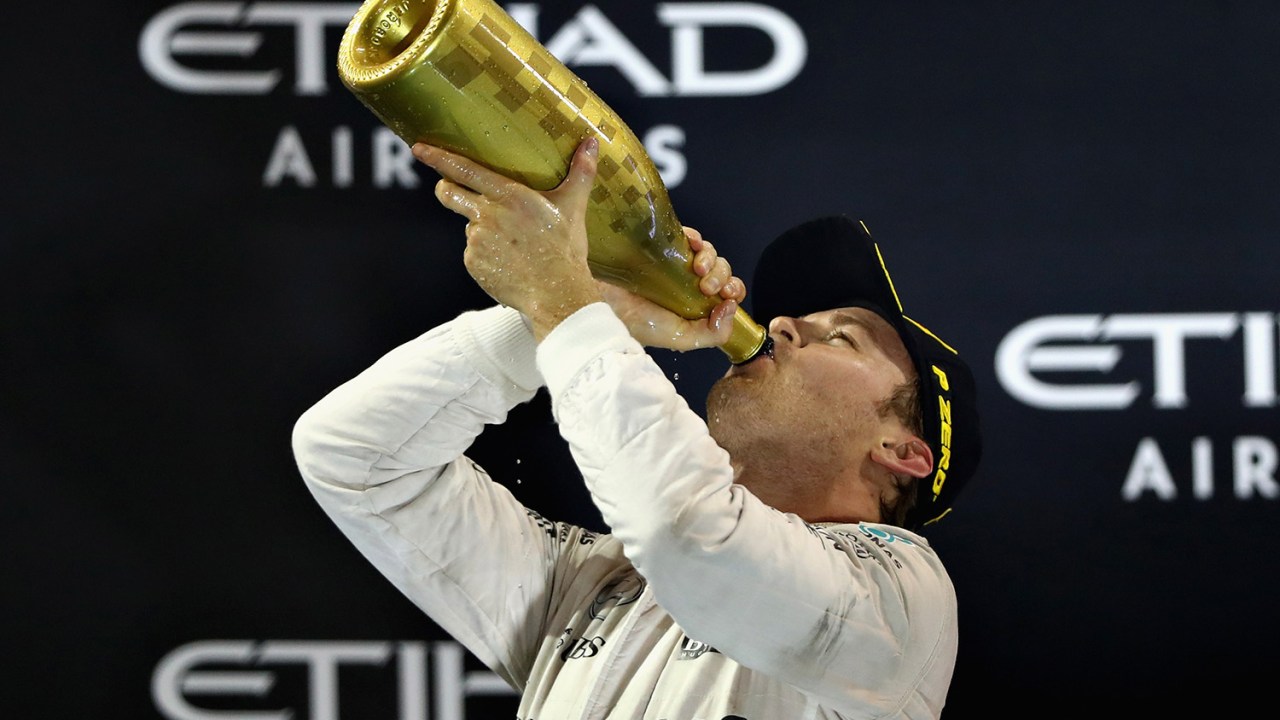 Alemão Nico Rosberg comemora título da Formula 1 em Abu Dhabi