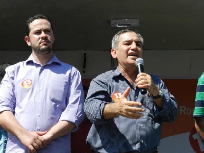 Gilberto Carvalho com Kiko - Franco da Rocha