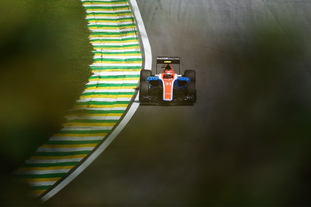 O piloto Esteban Ocon no primeiro dia de treino livre para o Grande Premio do Brasil de Formula 1 2016 realizada no Autódromo de Interlagos - 11/11/2016