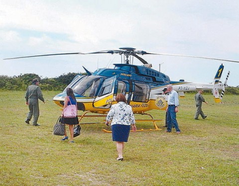 Ideli se prepara para embargar em helicóptero da Polícia Rodoviária Federal: tudo muito... institucional