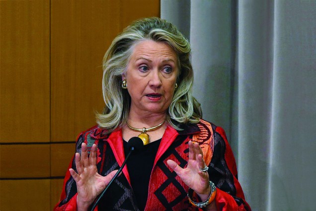 A secretária de estado Hillary Clinton fala no departamento em Washington -  25/10/2012