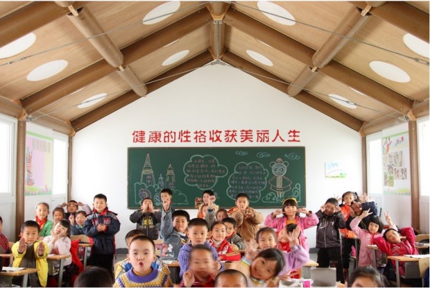Escola temporária de Hualin, na China, uma das obras de papel do japonês Shigeru Ban (Foto © Li Jun)