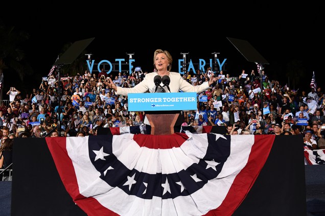 Candidata democrata à presidência dos Estados Unidos, Hillary Clinton, durante campanha eleitoral em Fort Lauderdale, na Flórida - 02/11/2016