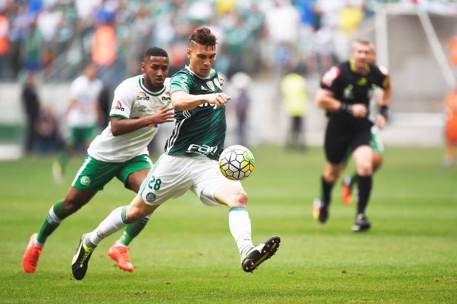 <span>Moisés, do Palmeiras, durante partida contra a Chapecoense, pela penúltima rodada do Brasileirão, em São Paulo</span>