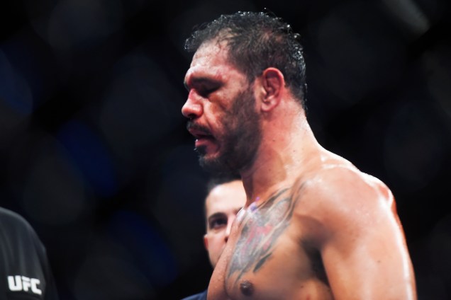 Rogério Minotouro é nocauteado por Ryan Bader, na luta principal do UFC Night Fight, em São Paulo (SP) - 20/11/2016