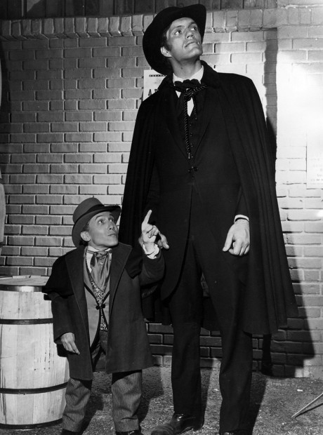 Michael Dunn e Richard Kiel em 'James West' (Foto: CBS/Arquivo)