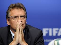 A 30 dias da Copa – As falas de Jérôme Valcke. Ou: Nem a Fifa conseguiu ter no Brasil um padrão… Fifa!