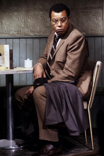 James Earl Jones como Alex Haley em 'Raízes: a Nova Geração', sequência de 'Raízes' (Foto: ABC/Arquivo)