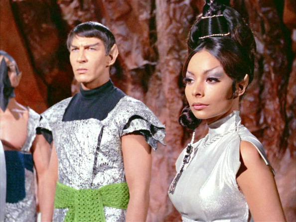 Arlene Martel em cena de 'Jornada nas Estrelas' (Foto: CBS/Arquivo)