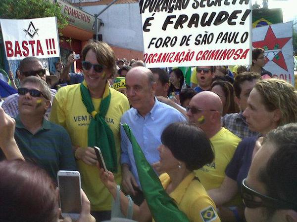 jos%c3%a9-serra-no-protesto-2
