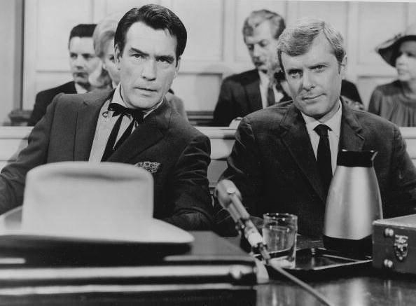 (E-D) Carl Betz (já falecido) e John em cena de 'Judd' (Foto: ABC/Arquivo)