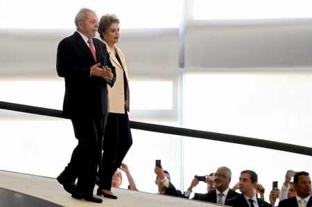 Lula-e-Dilma-Descem