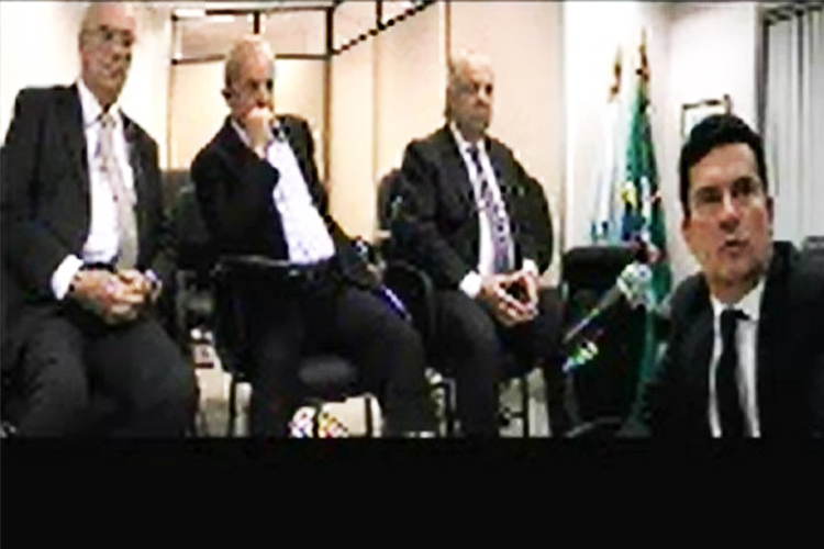 Sérgio Moro realiza videoconferência com o ex-presidente Lula