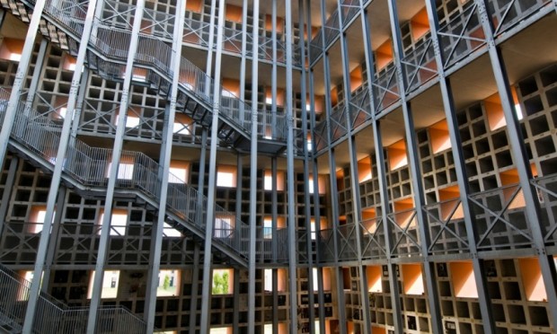 Cemitério de San Cataldo, na Itália: arquitetura modernista a favor do formato vertical