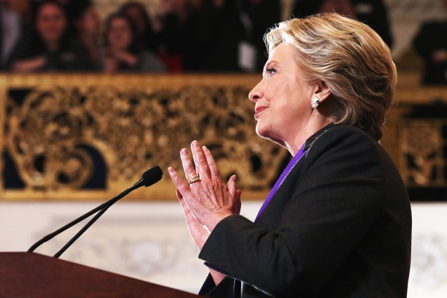 A democrata Hilary Clinton realiza discurso no New Yorker Hotel, em Nova York, após ser derrotada pelo republicano Donald Trump nas eleições presidenciais - 09/11/2016