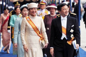 Trono problemático: Naruhito só tem uma filha, que está fora da sucessão, e Masako sofre do mesmo problema da sofra