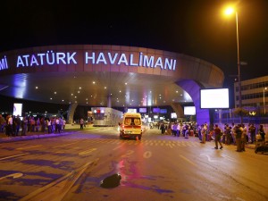 Medo e lágrimas em Istambul: quanto maior e mais diversificado o número de vítimas, melhor para o terror